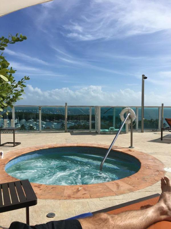 Mvr - Front-row Seat To Grove-s Natural Beauty * Miami